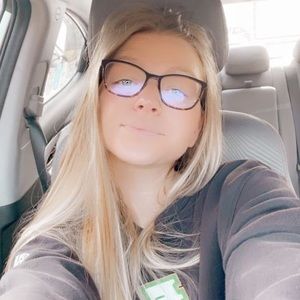 Meet your Posher, Elizabeth ann